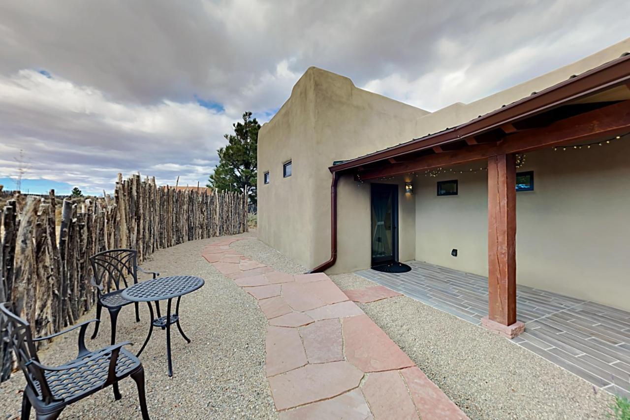 Cottam Pines A Villa Taos Exterior photo